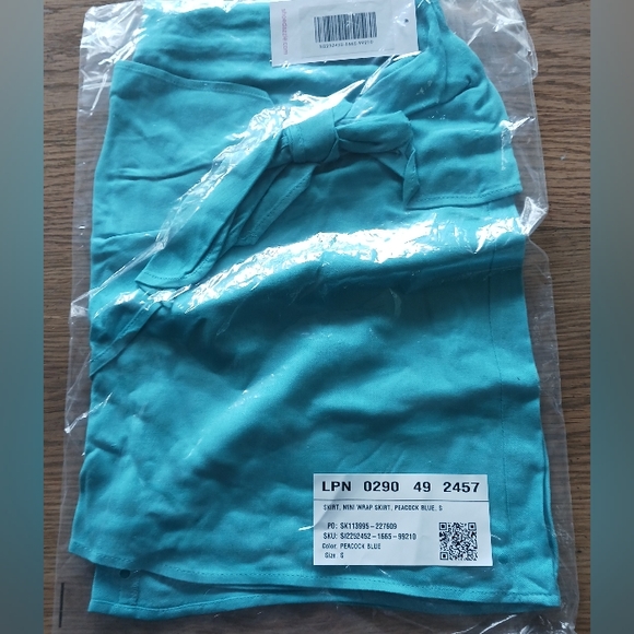 Mini Wrap Skirt Sz S MSRP $49.95 - Picture 4 of 6
